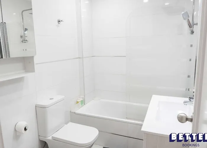Three Hundred Metres To By Better Bookings Apartament Benalmádena